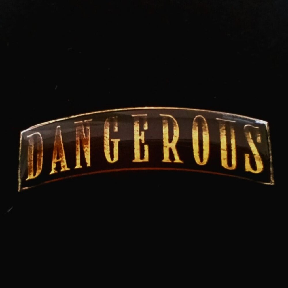 Michael Jackson ' Dangerous' album / tour promotion pin - 1992 - RARE FIND !